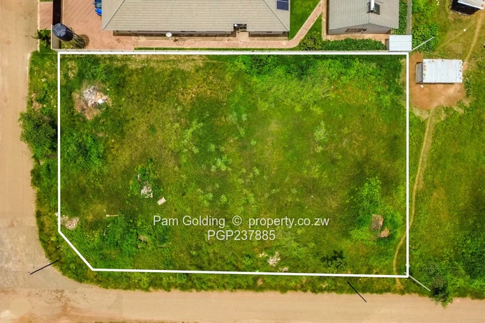 1500 Square Meter Stand For Sale in Haydon