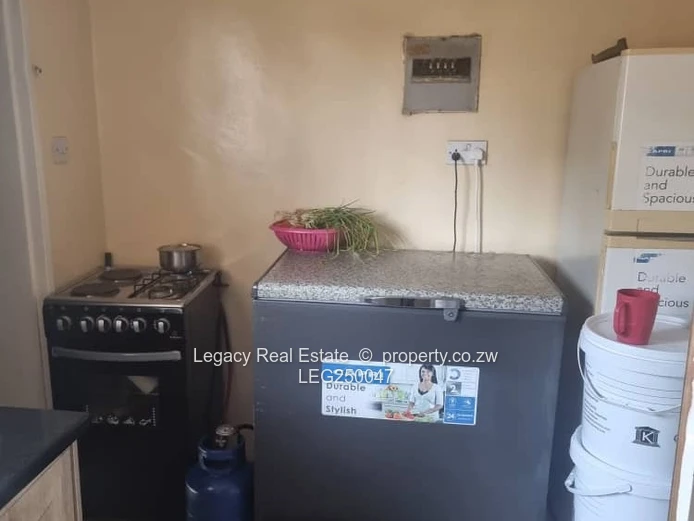 Sunny 2-Bed Cottage in Marlborough, Harare West — Borehole