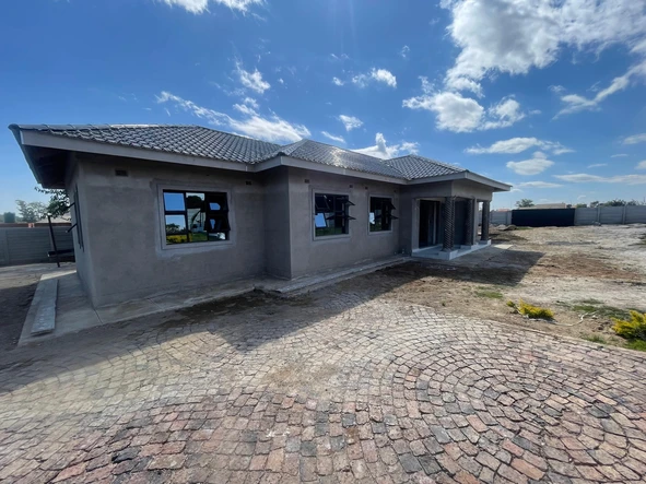 3 Bedroom Flat & Apartment