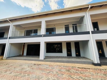 3 Bedroom Flat & Apartment