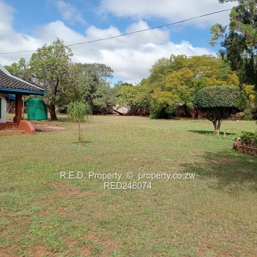 4-Bedroom Home In Hillside To Let !