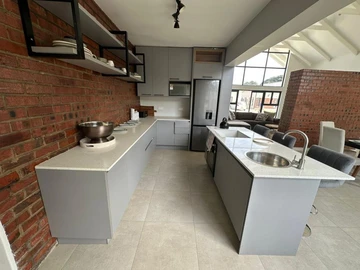 3 Bedroom Flat & Apartment