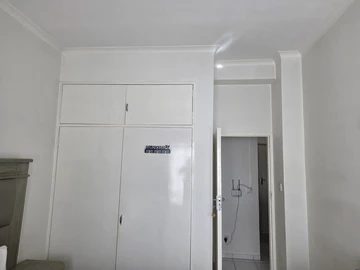 2 Bedroom Flat & Apartment