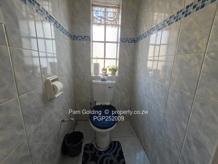 Spacious Family Home on an 869 sqm Stand