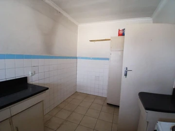 2 Bedroom Flat & Apartment