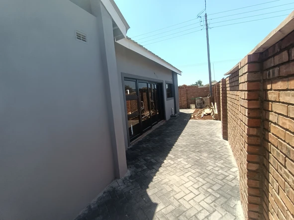 2 Bedroom Garden Flat