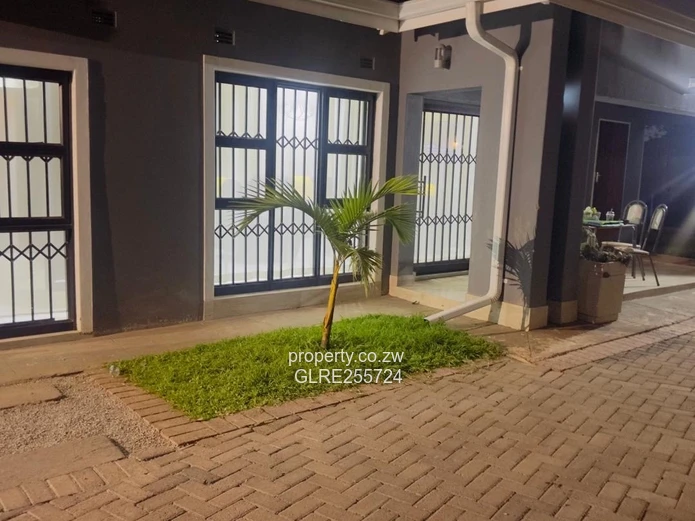 Modern 4-Bed Walled Home in Braeside with Verandah