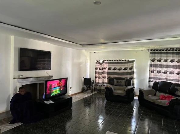 5 Bedroom House