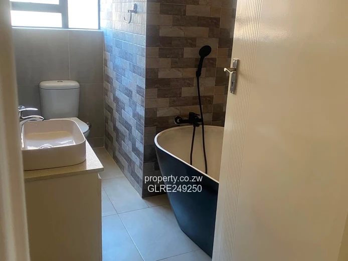 Modern 4-Bed Marlborough Home — Garage, Designer Kitchen & Borehole