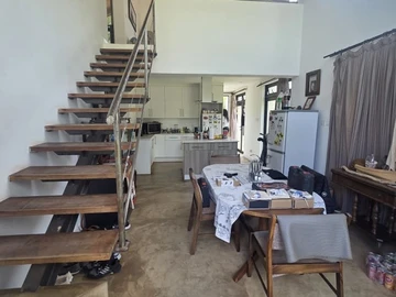 4 Bedroom Flat & Apartment