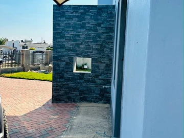 3 Bedroom Flat & Apartment
