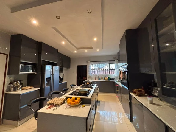 5 Bedroom House