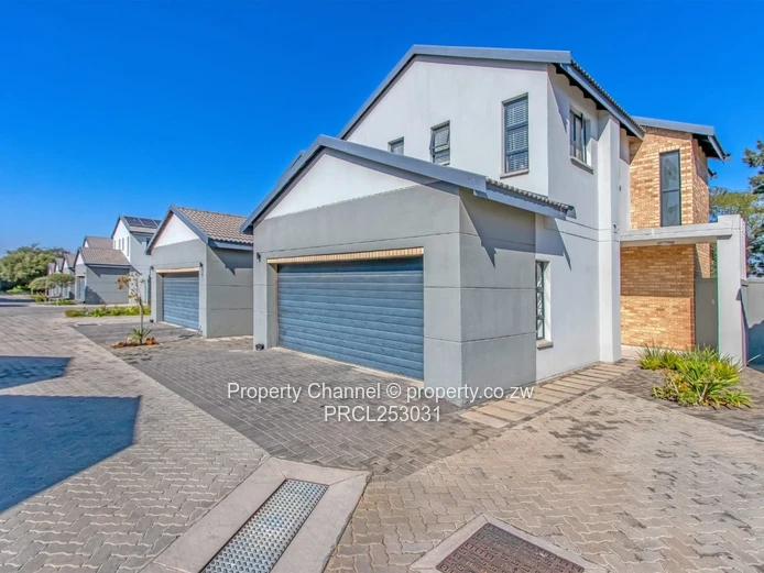 4 Bedroom Cluster For Sale in Craigavon, Sandton, Johannesburg