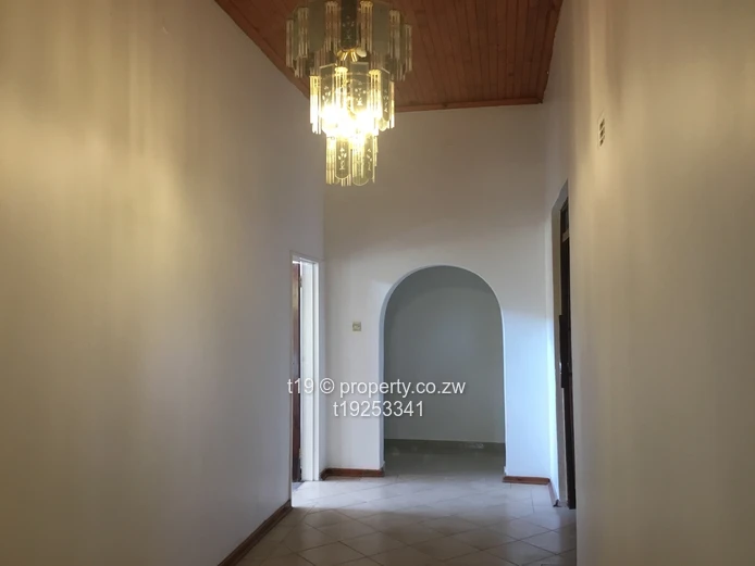 Spacious 4 bed house pus 3 bed cottage
