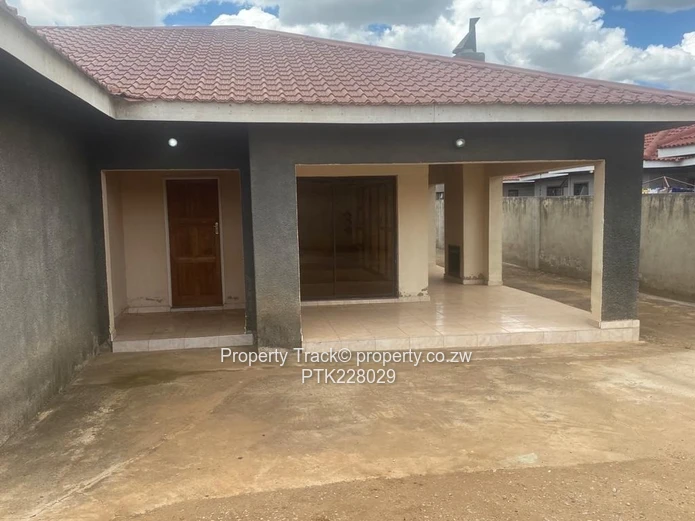 Spacious 5-Bedroom Home for Sale in Ashdown Park, Harare!