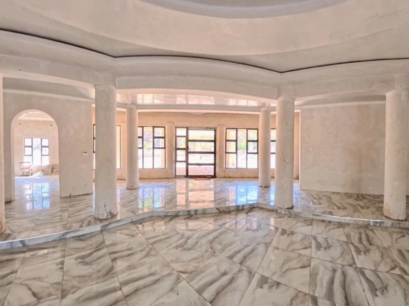 9 Bedroom House