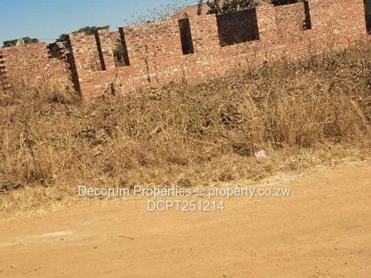 **Glaudina Nenyasha – Incomplete House for Sale | 630m²**
