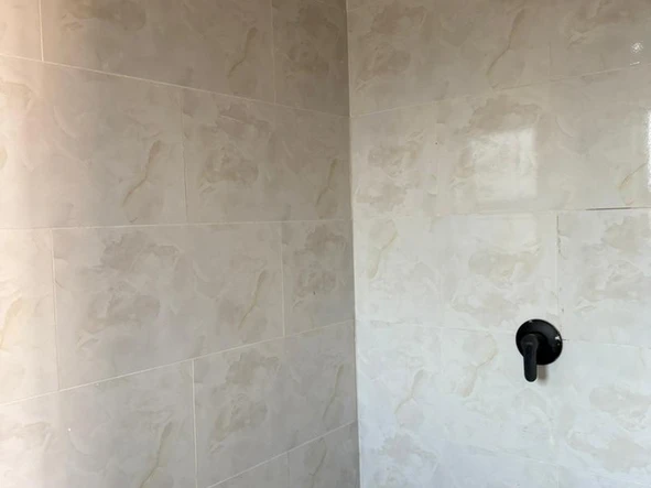 4 Bedroom Flat & Apartment