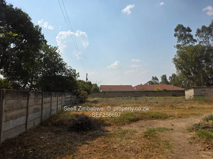 Hatfield: 4-Bed Home on 5,764 m² with Mature Trees