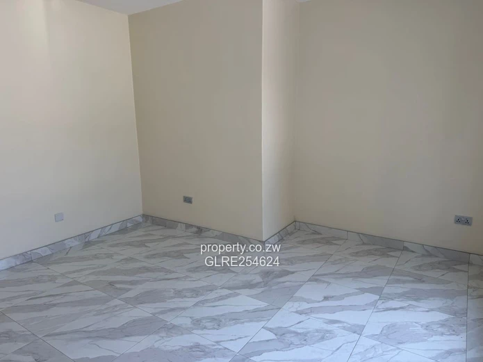 Modern Milton Park Office with Training Room, Pool & Borehole