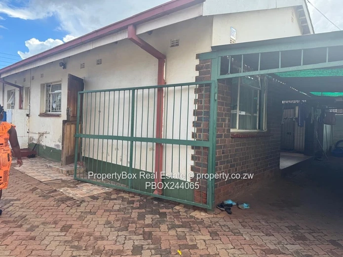 Budiriro 1 House for Sale!