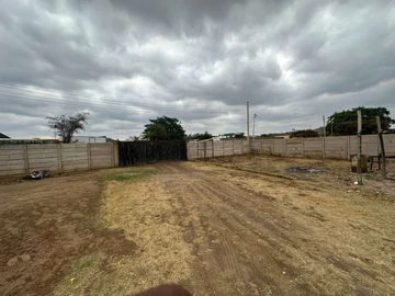 Commercial & Industrial Land