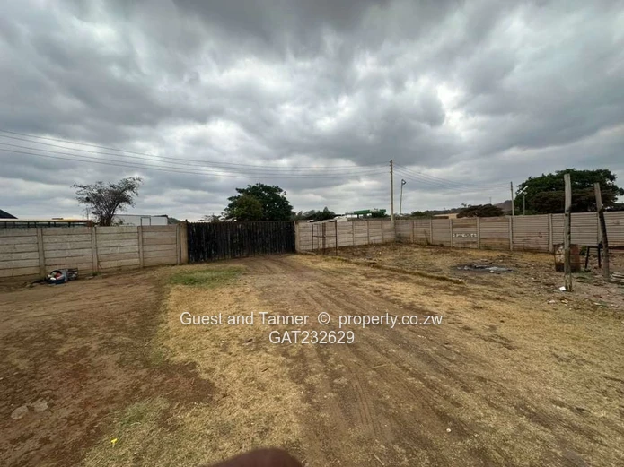 Westlea Industrial Stand for Sale – 1426m²