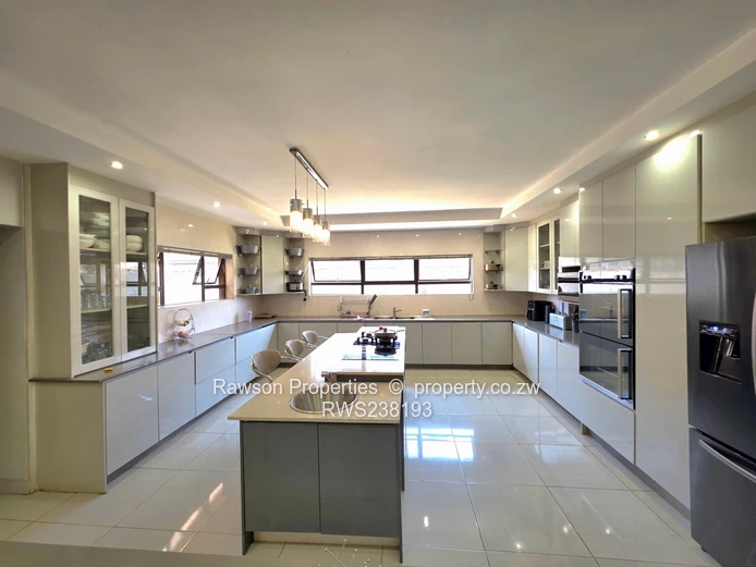 Westgate Sandton Phase 1 magnificent five bedroomed house!