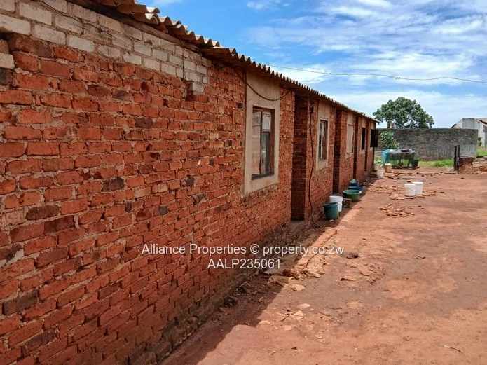 PRIME AGRO-INDUSTRIAL PLOT: 10.2 HA Main Road Frontage Plot Between Harare & Norton