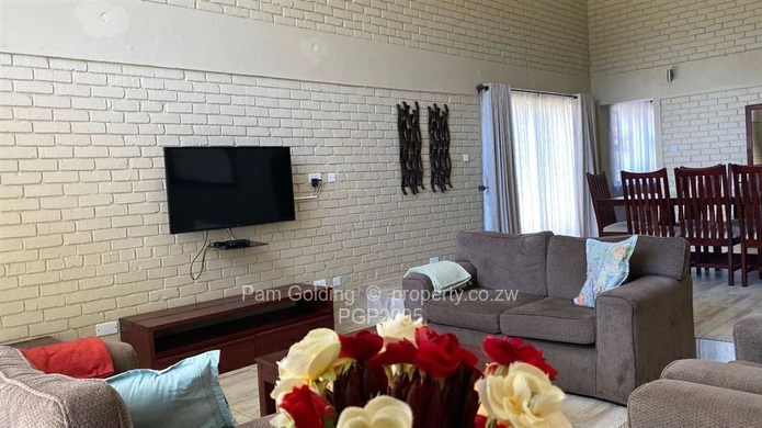 Stylish Living - 3 Bedroom Townhouse