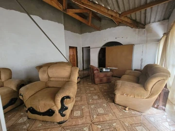 6 Bedroom House