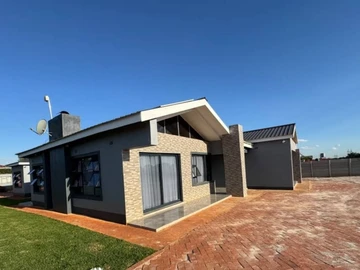 6 Bedroom House