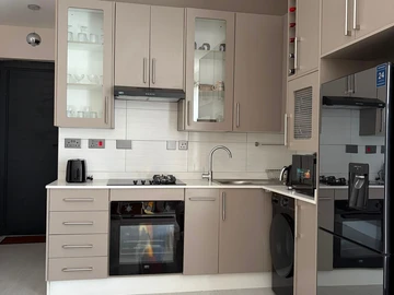 Flat & Apartment