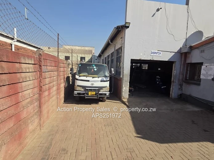 Warehouse For Sale In Graniteside!