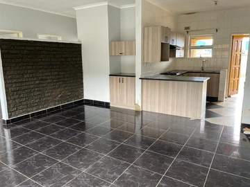 2 Bedroom Flat & Apartment