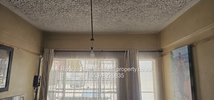 Secure  2-Bed Flat in Eastlea with Veranda & Borehole