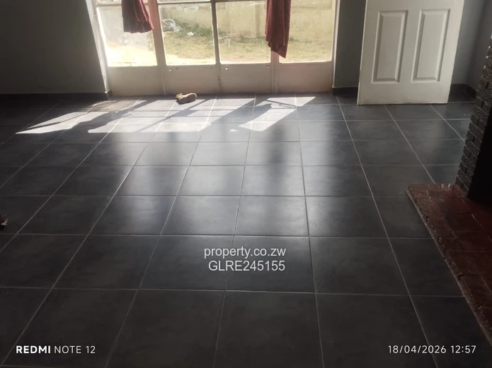 3-Bed Houghton Park Home — Walled Yard, Tank & Ensuite