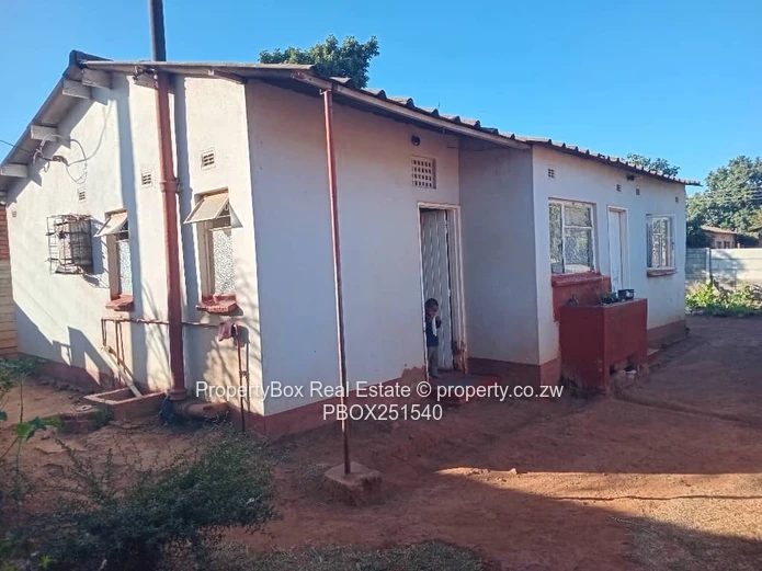 Kuwadzana 1 House for sale!
