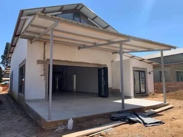 4 Bedroom Flat & Apartment