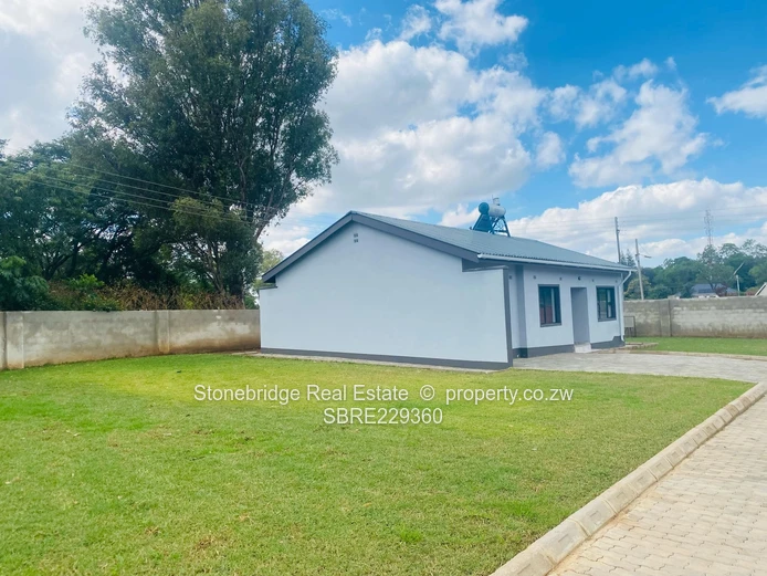 3 Bedroomed Hillside Bualwayo Townhouse for Sale