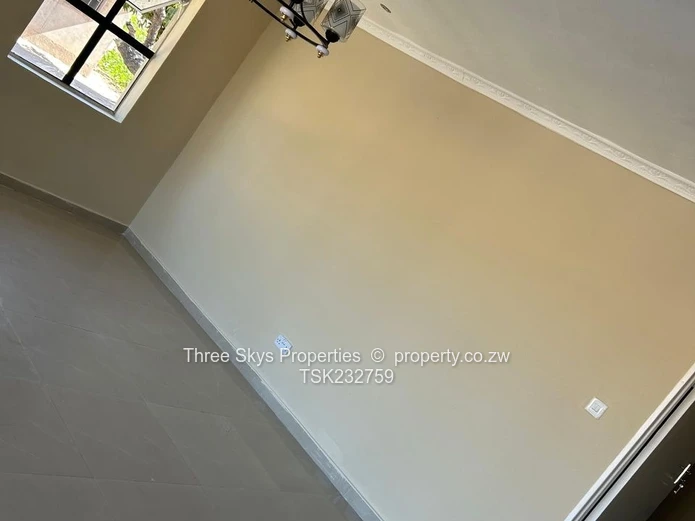 Spacious 4-Bed Home with Modern Kitchen in Windsor, Ruwa