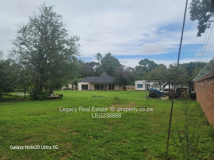 Prestigious Borrowdale Property | Title Deed,Upmarket Pan-Handle Stand Near Sam Levy Village.