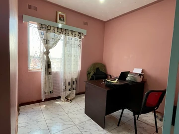 3 Bedroom Flat & Apartment