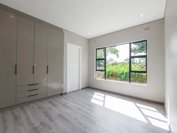 6 Bedroom House