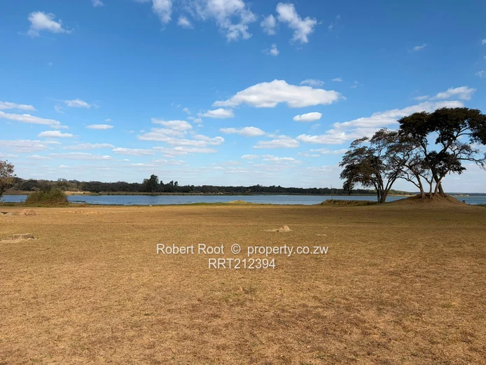 Lakeside Oasis – Ideal Family Home (Sole Mandate)