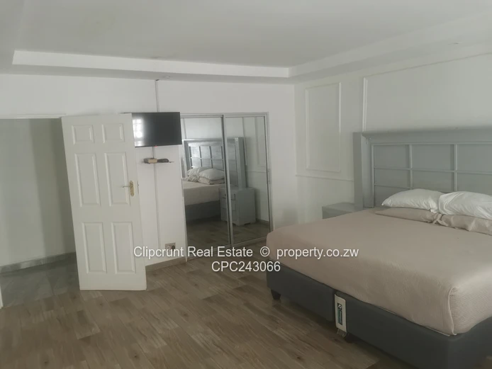 Ashdown Park - Neat and Modern House For Sale