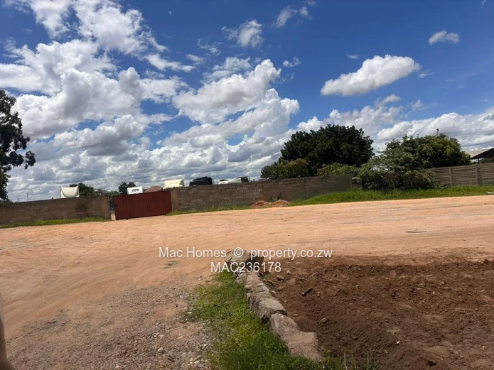Commercial land for sale in Windsor Park, Ruwa