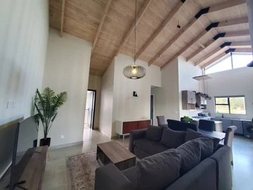 3 Bedroom Flat & Apartment