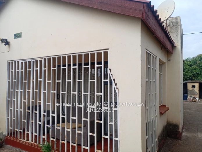 3bedroomed house ( Sheriff of High court)