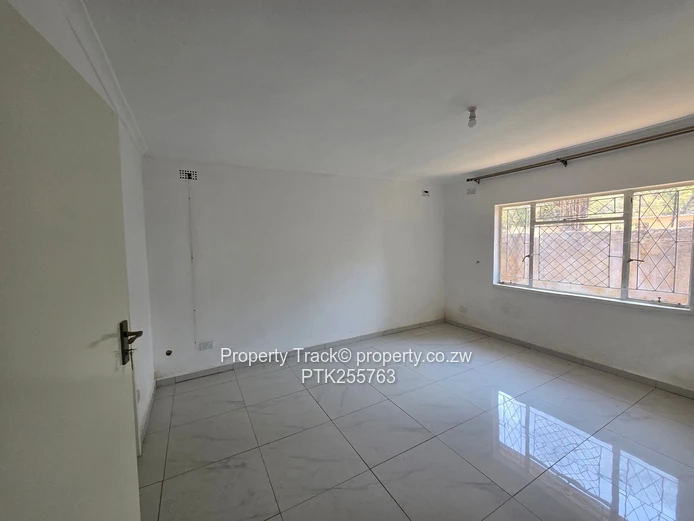 Neat house to let immediately available 